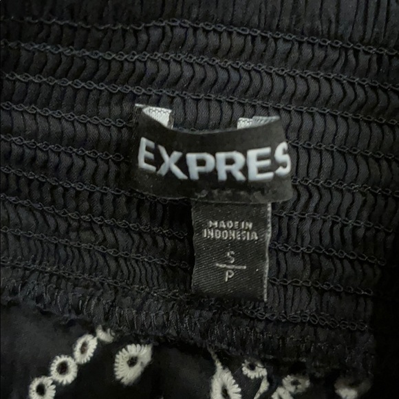 🔴- Express Halter Embroidered Top - Picture 5 of 5